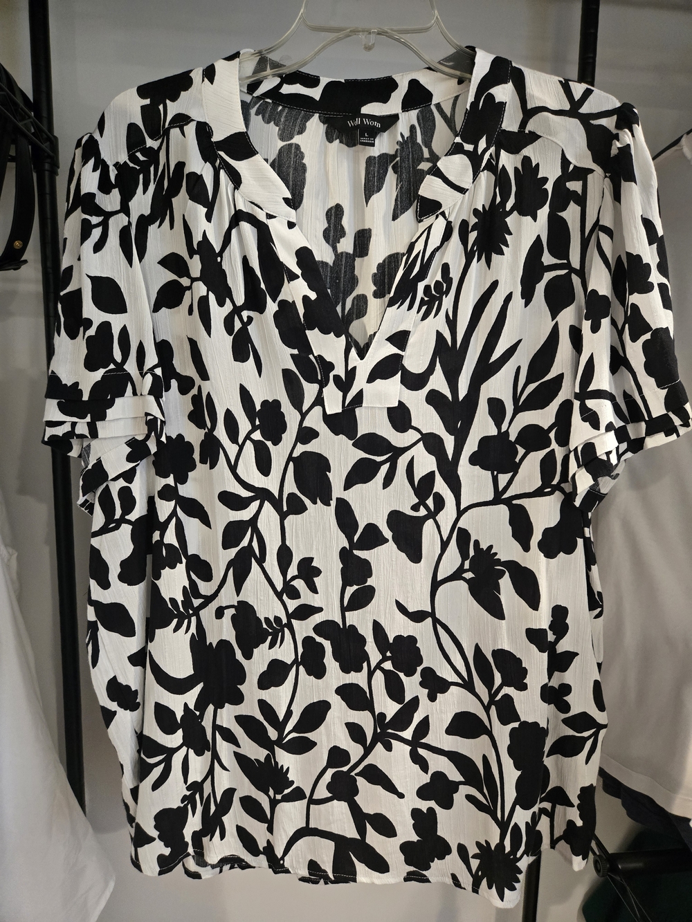 Well Worn Black & White Floral V-Neck Blouse
